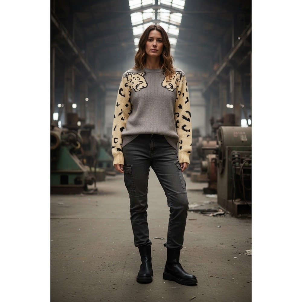 Angashion Womens Leopard Print Knit Sweater Grey Animal Graphic Pullover Size M